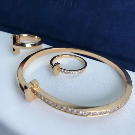 ティファニー 指輪