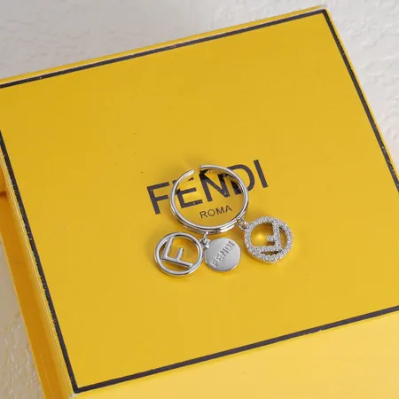 フェンディ 指輪
