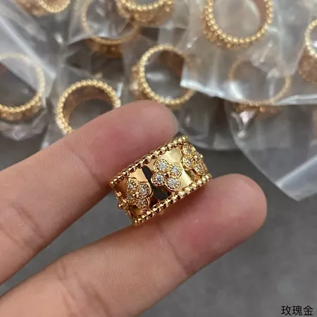 ヴァン クリーフ＆アーペル 指輪