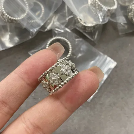 ヴァン クリーフ＆アーペル 指輪