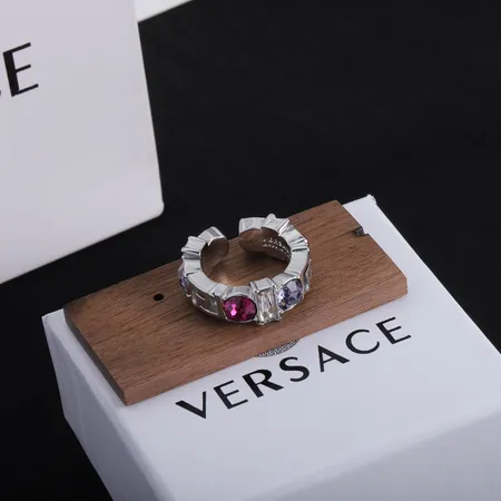 ヴェルサーチ 指輪