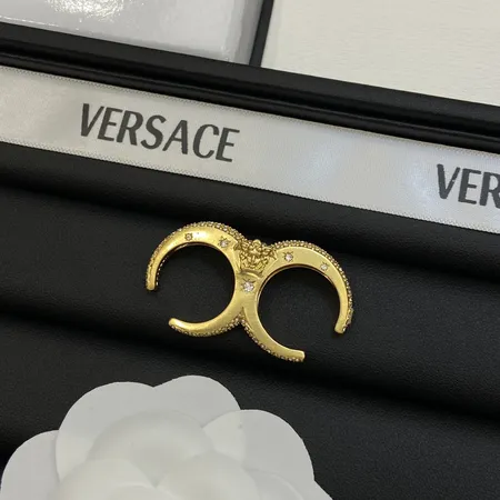 ヴェルサーチ 指輪