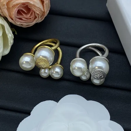 ヴェルサーチ 指輪