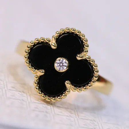 ヴァン クリーフ＆アーペル 指輪