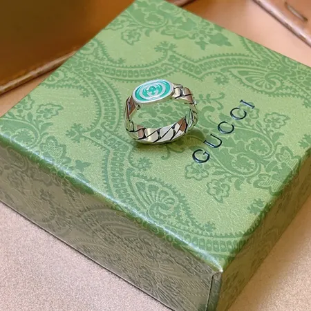 グッチ 指輪