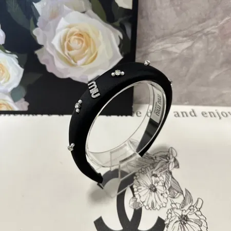 ミュウミュウ ヘアアクセサリー