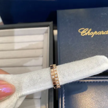 ショパール 指輪