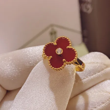 ヴァン クリーフ＆アーペル 指輪