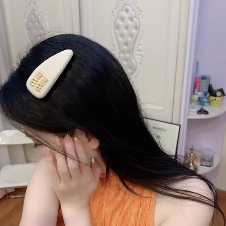 ミュウミュウ ヘアアクセサリー