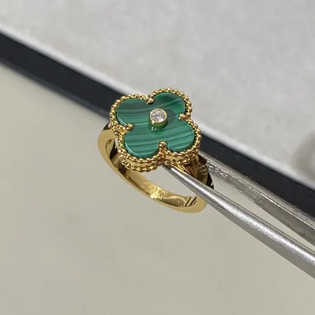 ヴァン クリーフ＆アーペル 指輪