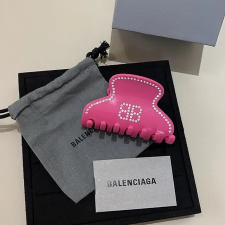 バレンシアガ ヘアアクセサリー