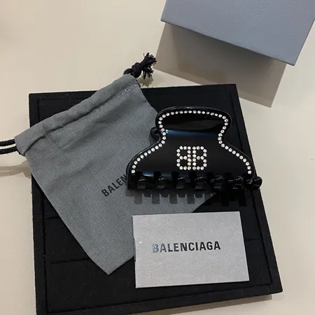 バレンシアガ ヘアアクセサリー