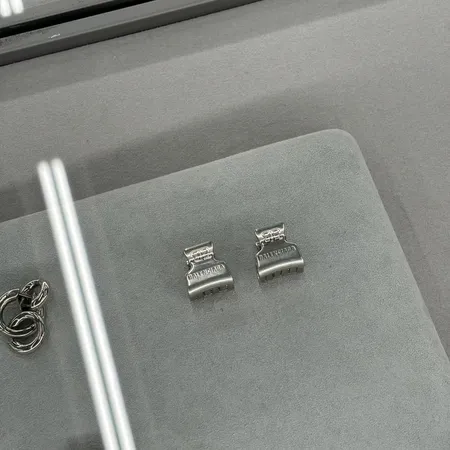 バレンシアガ ヘアアクセサリー