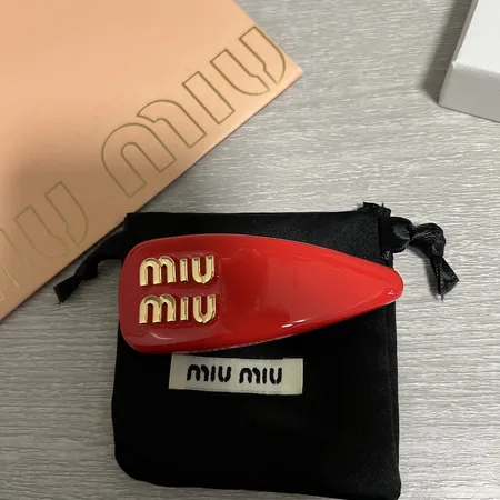 ミュウミュウ ヘアアクセサリー