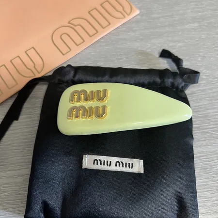 ミュウミュウ ヘアアクセサリー