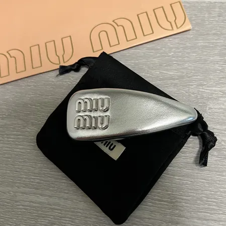 ミュウミュウ ヘアアクセサリー