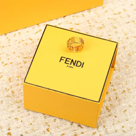 フェンディ 指輪