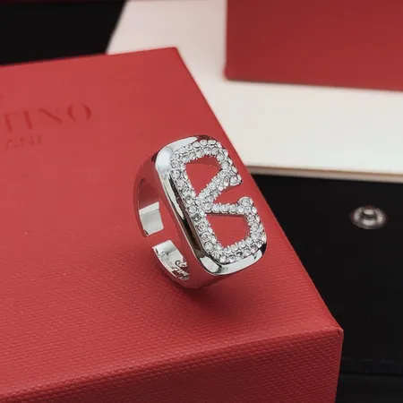 ボッテガ ヴェネタ 指輪