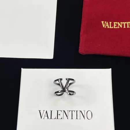 ボッテガ ヴェネタ 指輪