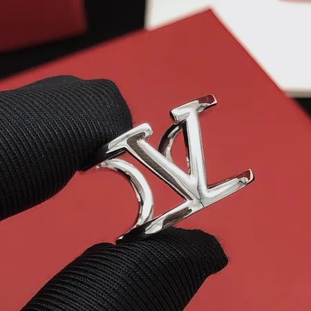 ボッテガ ヴェネタ 指輪