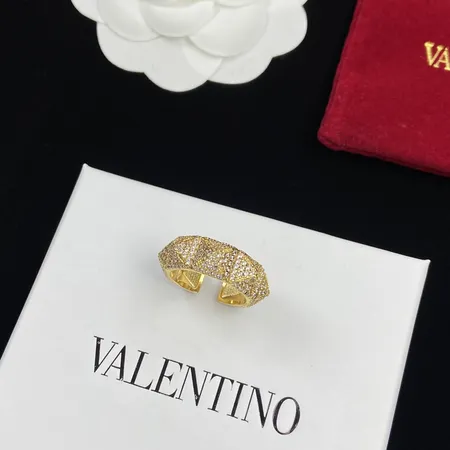 ボッテガ ヴェネタ 指輪