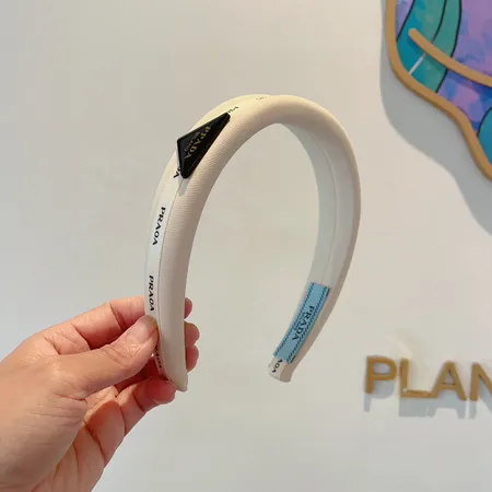 プラダ ヘアアクセサリー