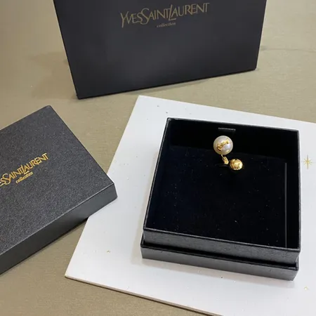 イブサンローラン 指輪