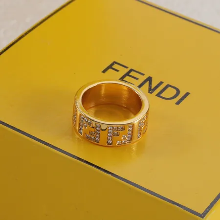 フェンディ 指輪
