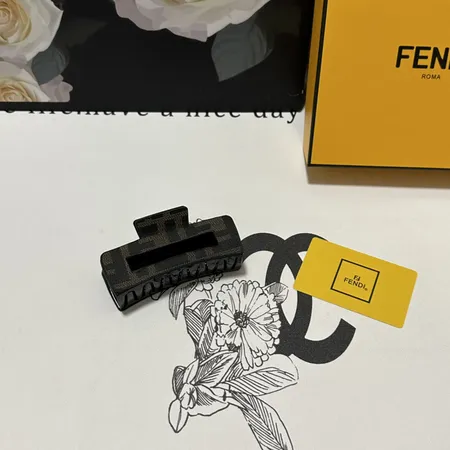 フェンディ ヘアアクセサリー
