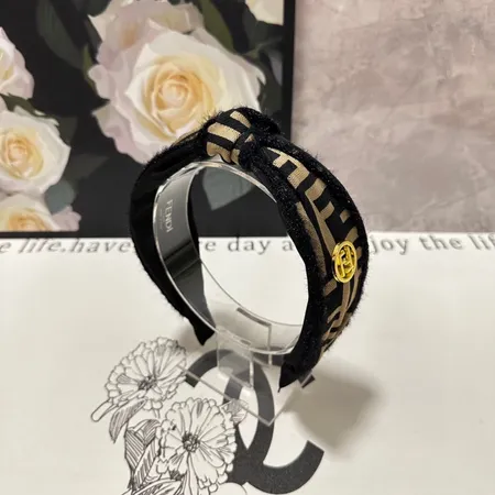 フェンディ ヘアアクセサリー