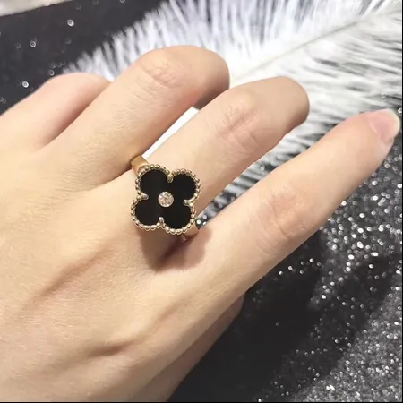 ヴァン クリーフ＆アーペル 指輪