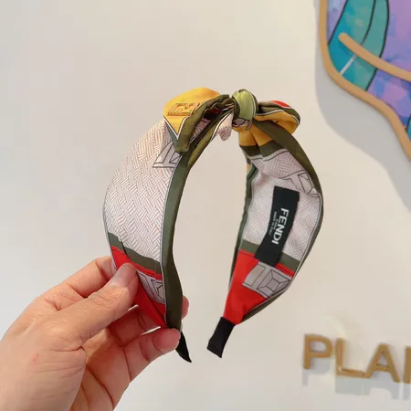 フェンディ ヘアアクセサリー