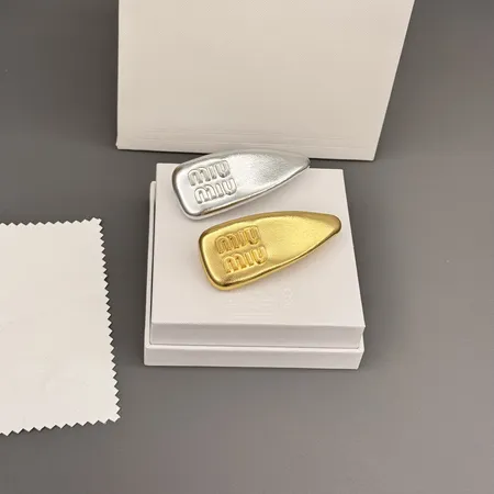 ミュウミュウ ヘアアクセサリー