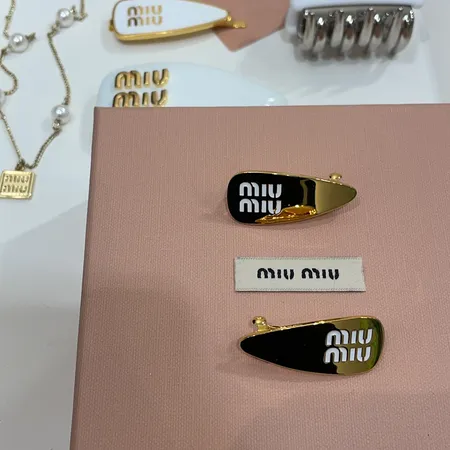 ミュウミュウ ヘアアクセサリー