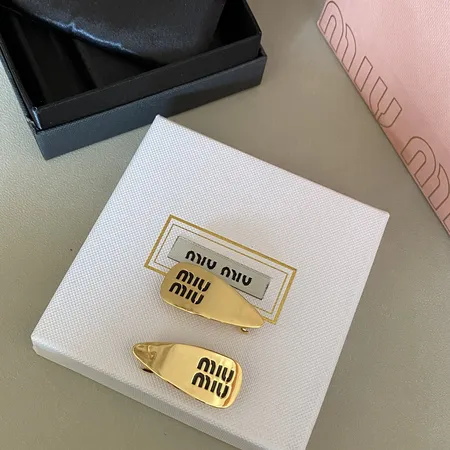 ミュウミュウ ヘアアクセサリー