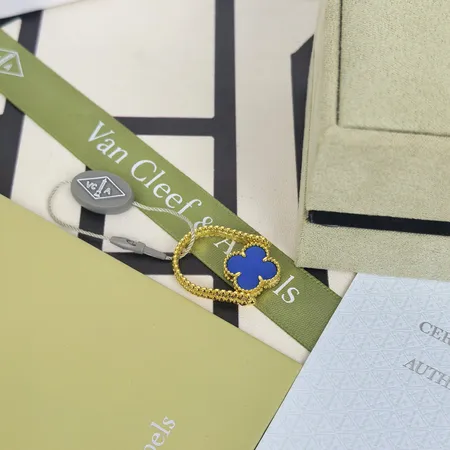 ヴァン クリーフ＆アーペル 指輪