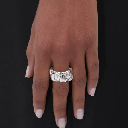 ボッテガ ヴェネタ 指輪