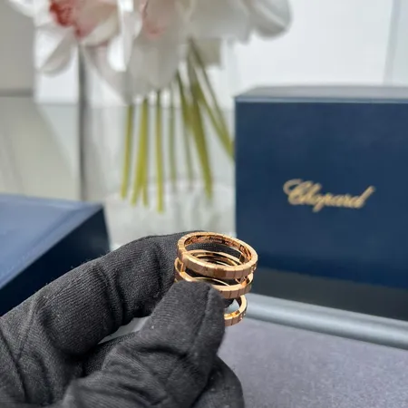 ショパール 指輪