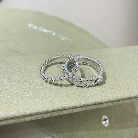 ヴァン クリーフ＆アーペル 指輪