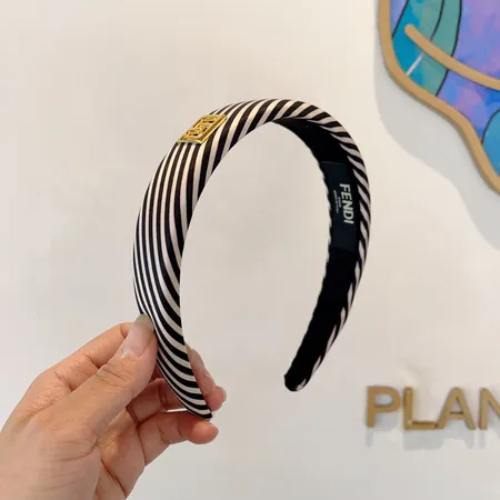 フェンディ ヘアアクセサリー