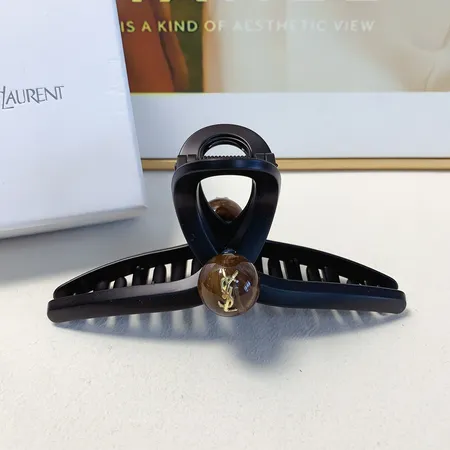 セリーヌ ヘアアクセサリー