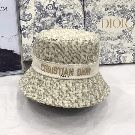 ディオール 帽子