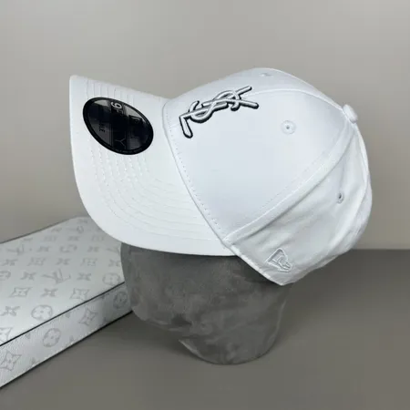 イブサンローラン 帽子