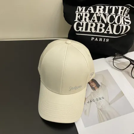 イブサンローラン 帽子