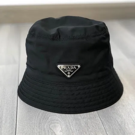 プラダ 帽子