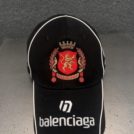 バレンシアガ 帽子