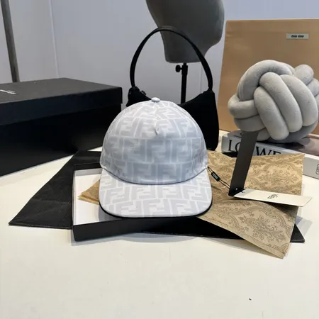 フェンディ 帽子