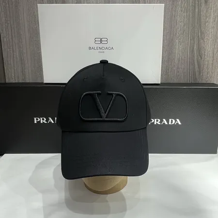 ヴァレンティノ 帽子