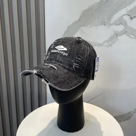 バレンシアガ 帽子