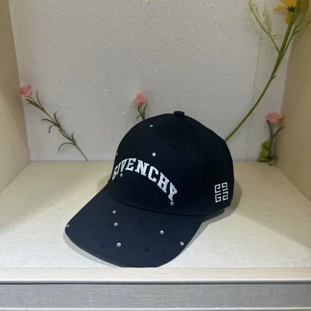 ジバンシィ 帽子